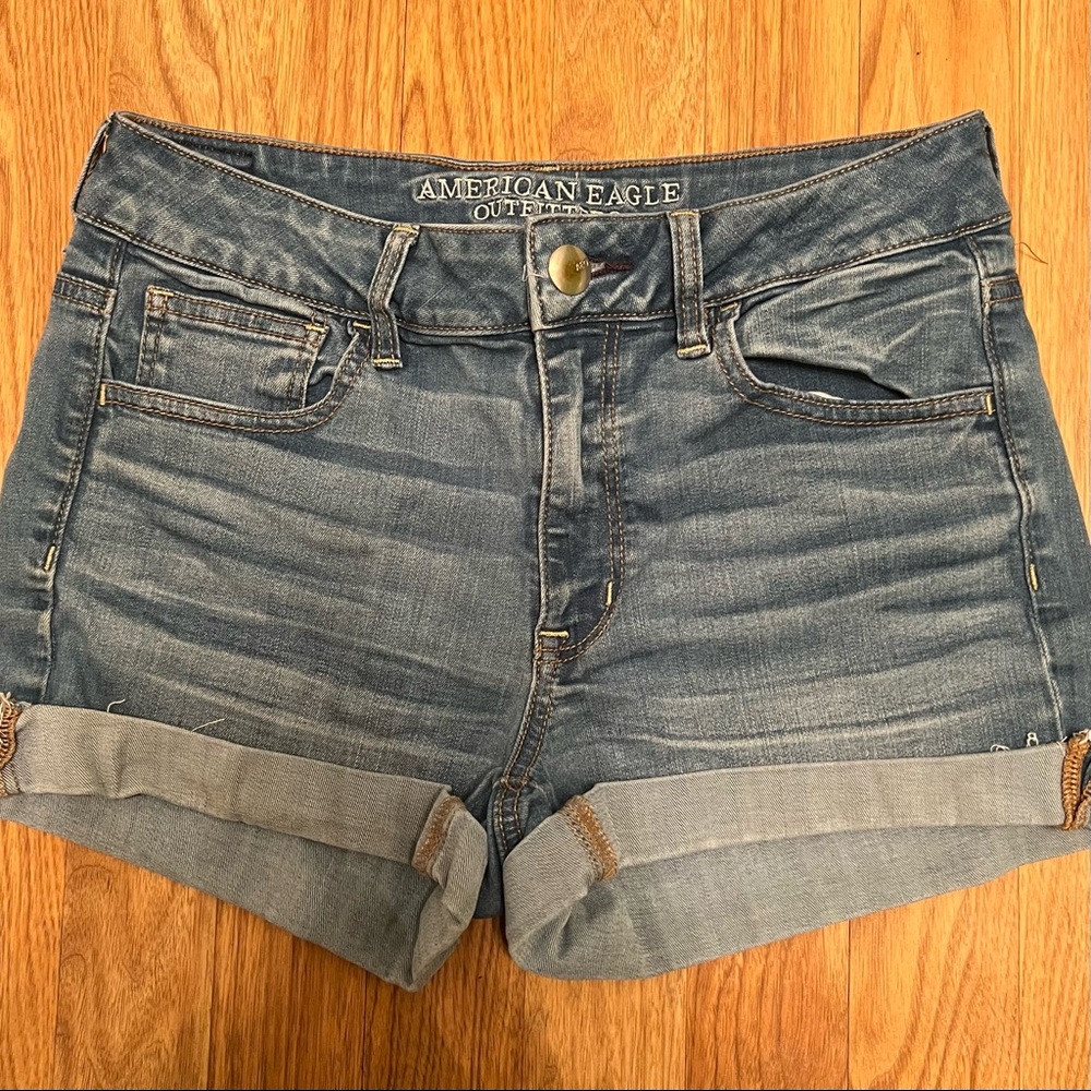 American Eagle size 8 high rise shorts